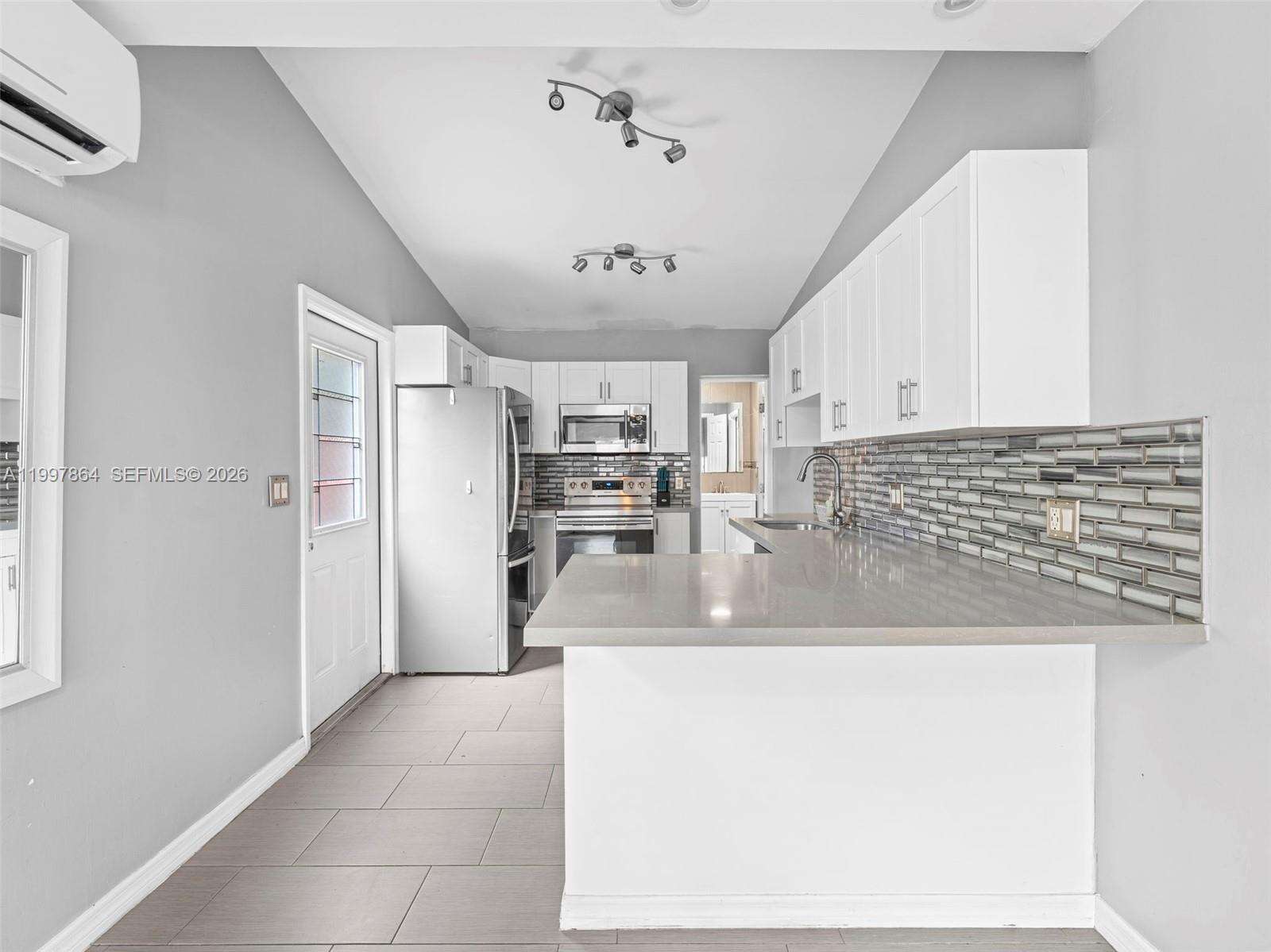 1432 5th Ave, Fort Lauderdale, FL 33304 | Picture 41