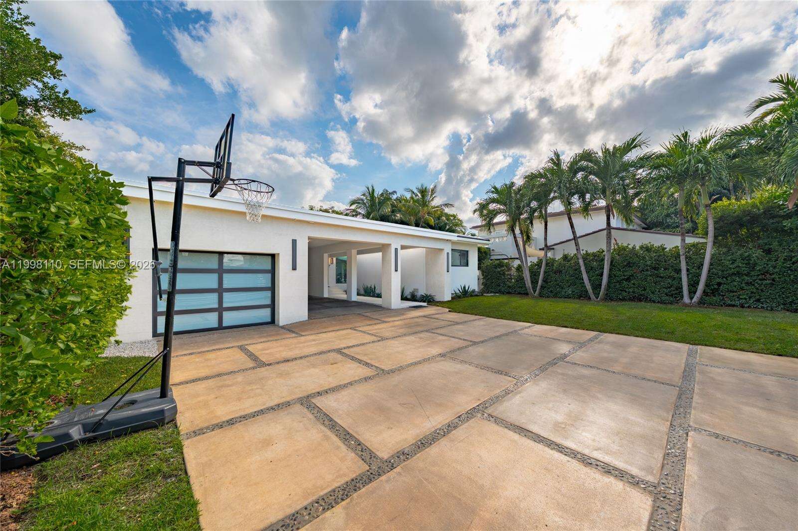 3141 Bay Rd, Miami Beach, FL 33140 | Picture 1