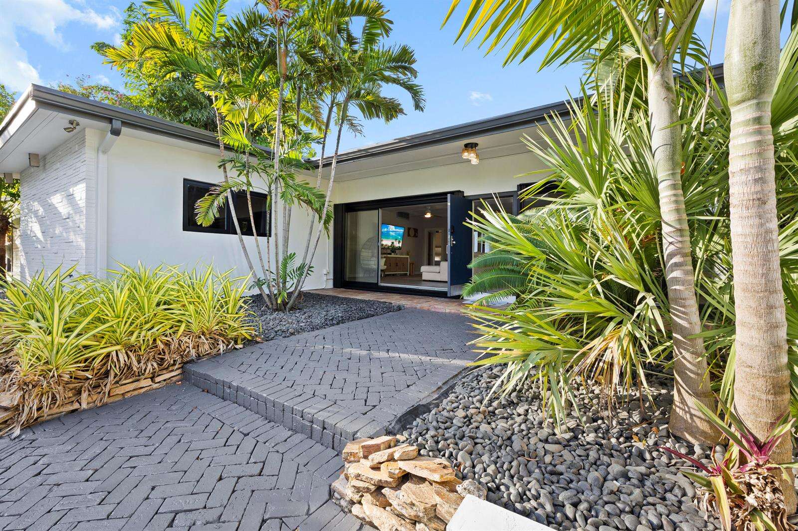 2112 Manatee, Fort Lauderdale, FL 33316 - For Sale photo 2