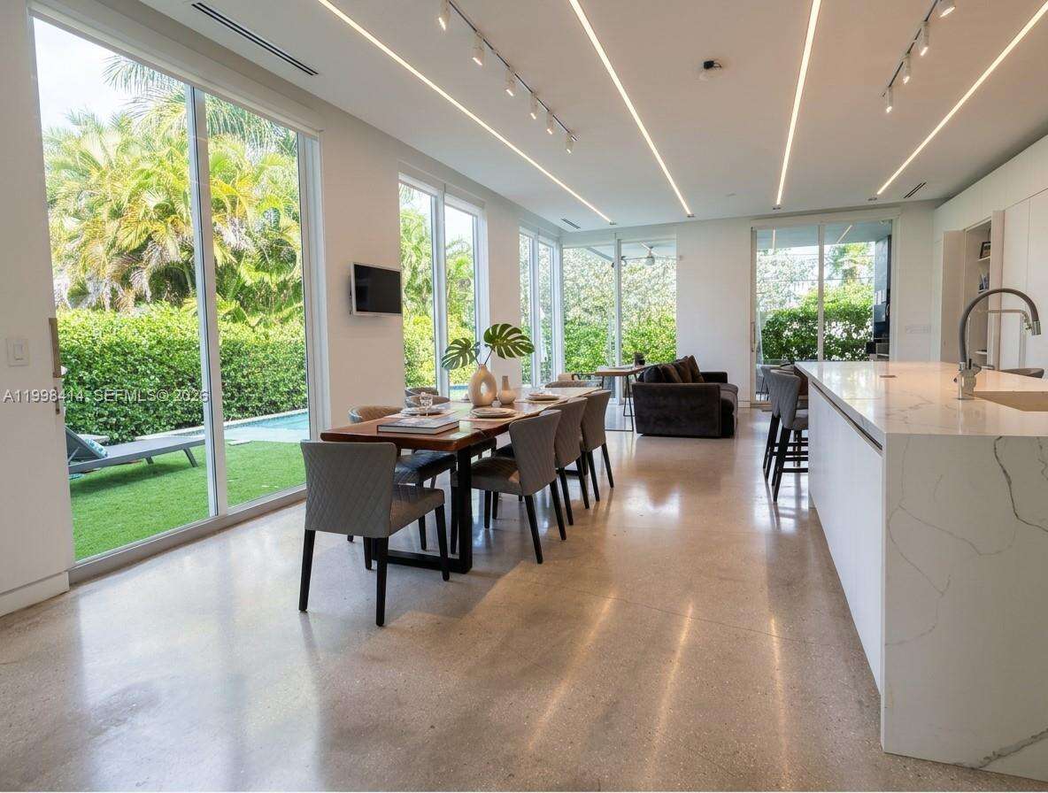 949 Tyler St, Hollywood, FL 33019 - For Sale photo 8