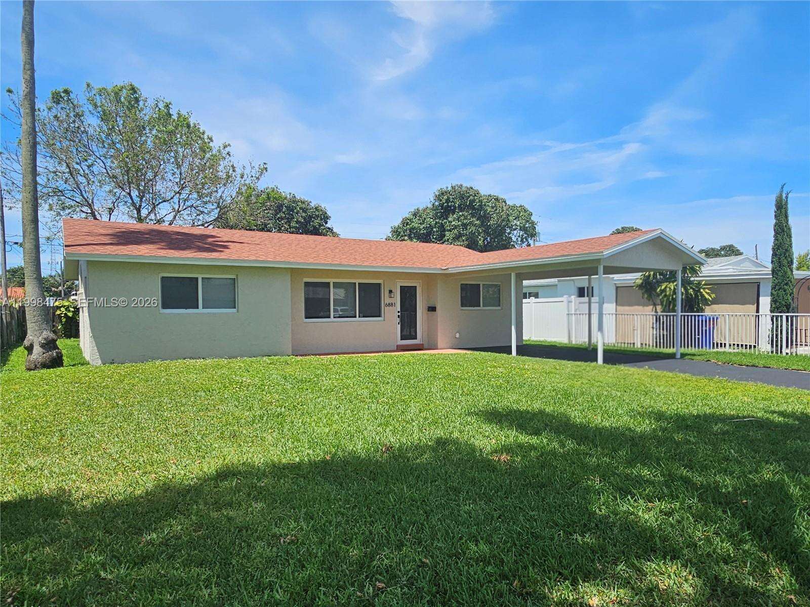 6881 Harding St, Hollywood, FL 33024 - For Sale photo 2