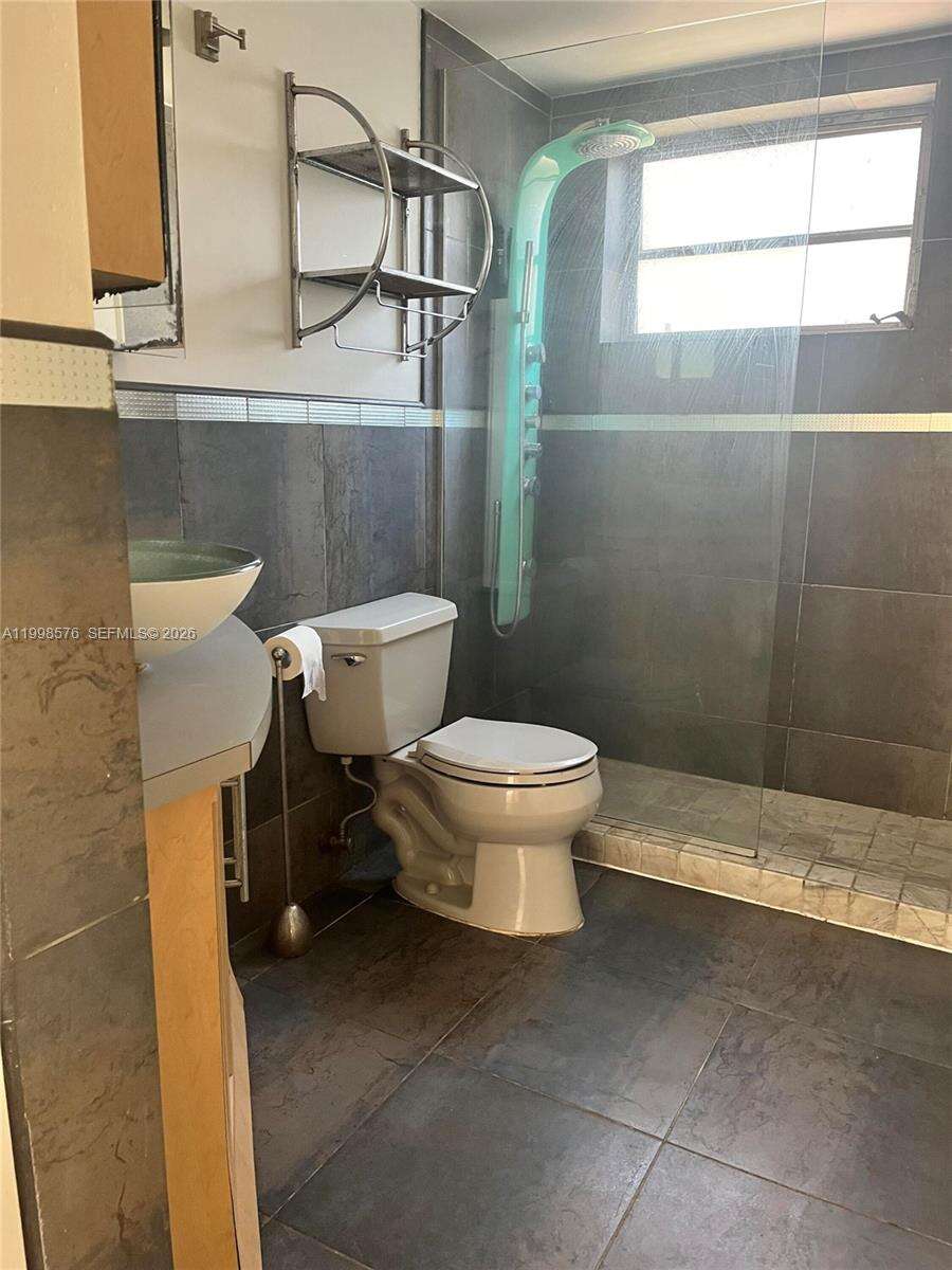 240 Collins Ave, Miami Beach, FL 33139 | Picture 16