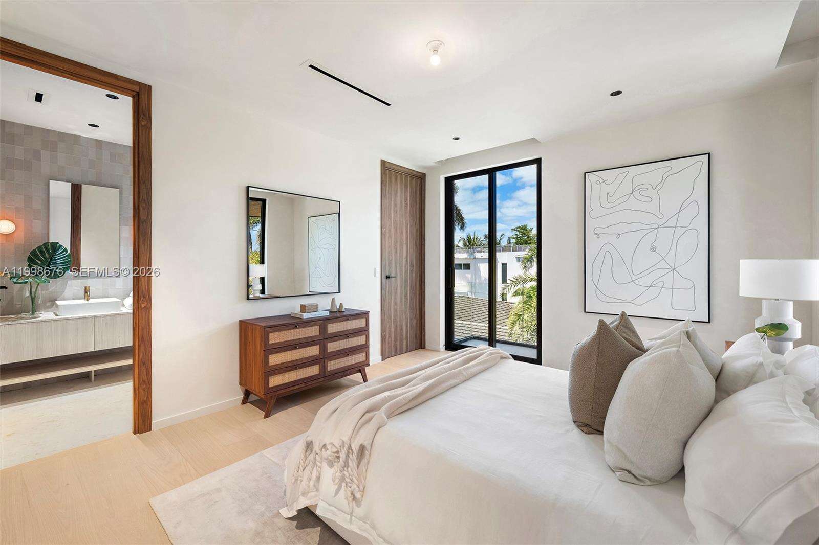 9640 Broadview Dr, Bay Harbor Islands, FL 33154 | Picture 37