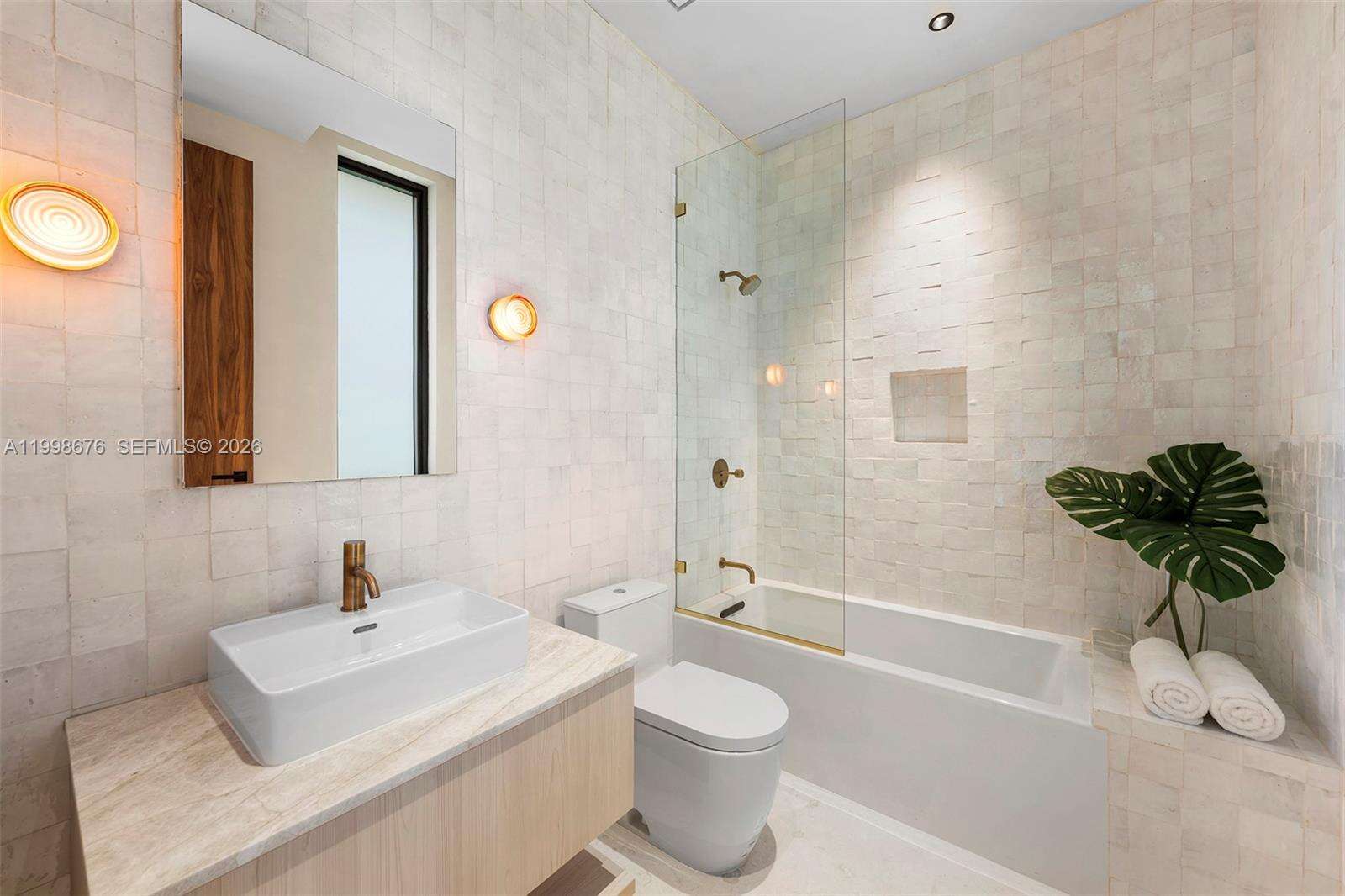 9640 Broadview Dr, Bay Harbor Islands, FL 33154 | Picture 47