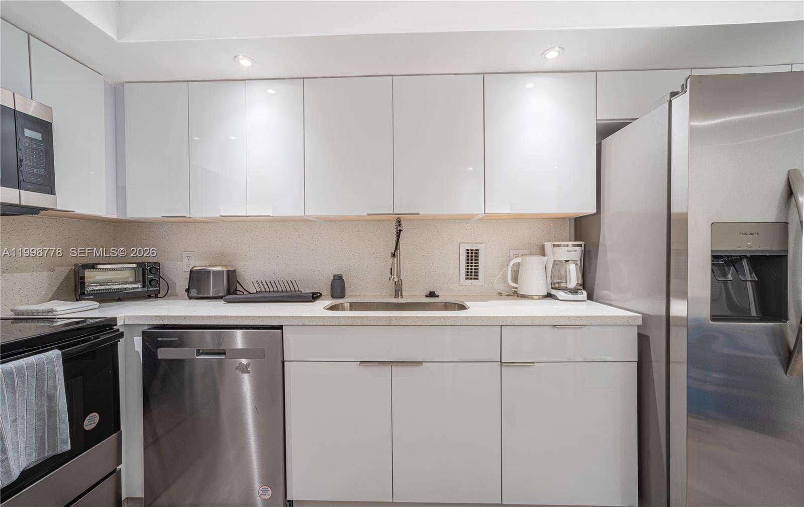 4001 Ocean Dr, Hollywood, FL 33019 | Picture 13