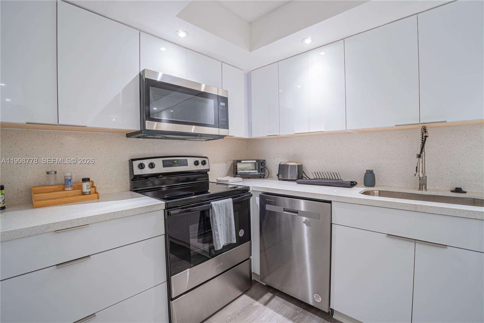 4001 Ocean Dr, Hollywood, FL 33019 | Picture 16