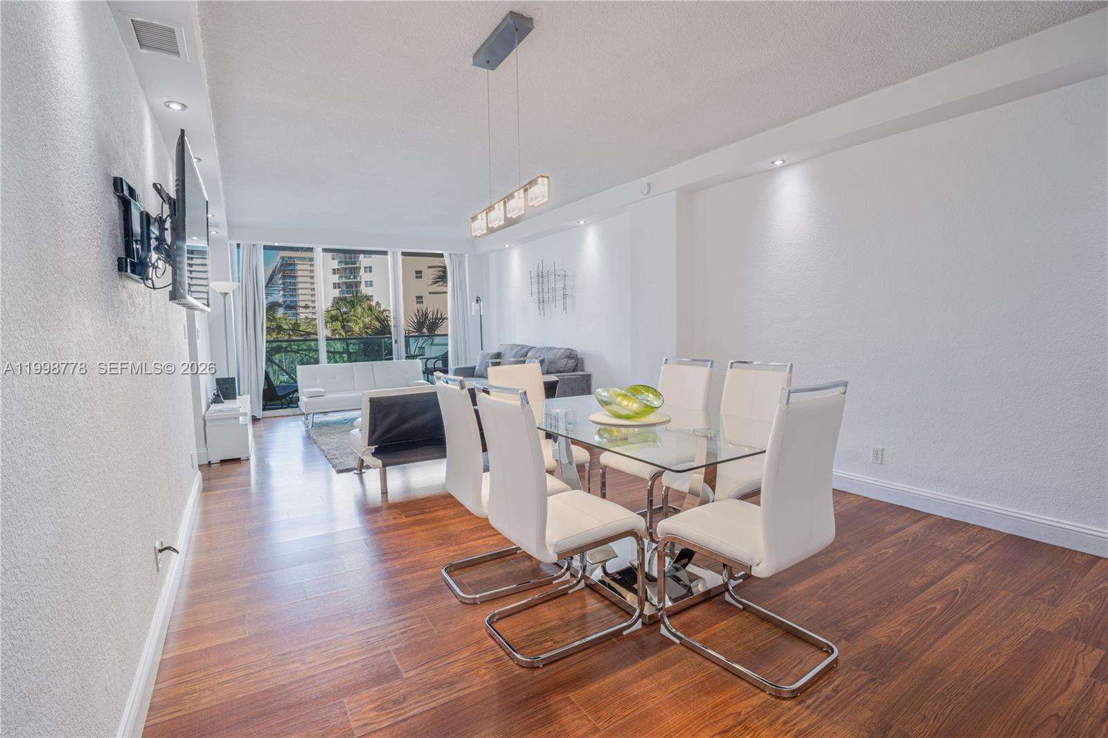 4001 Ocean Dr, Hollywood, FL 33019 | Picture 4