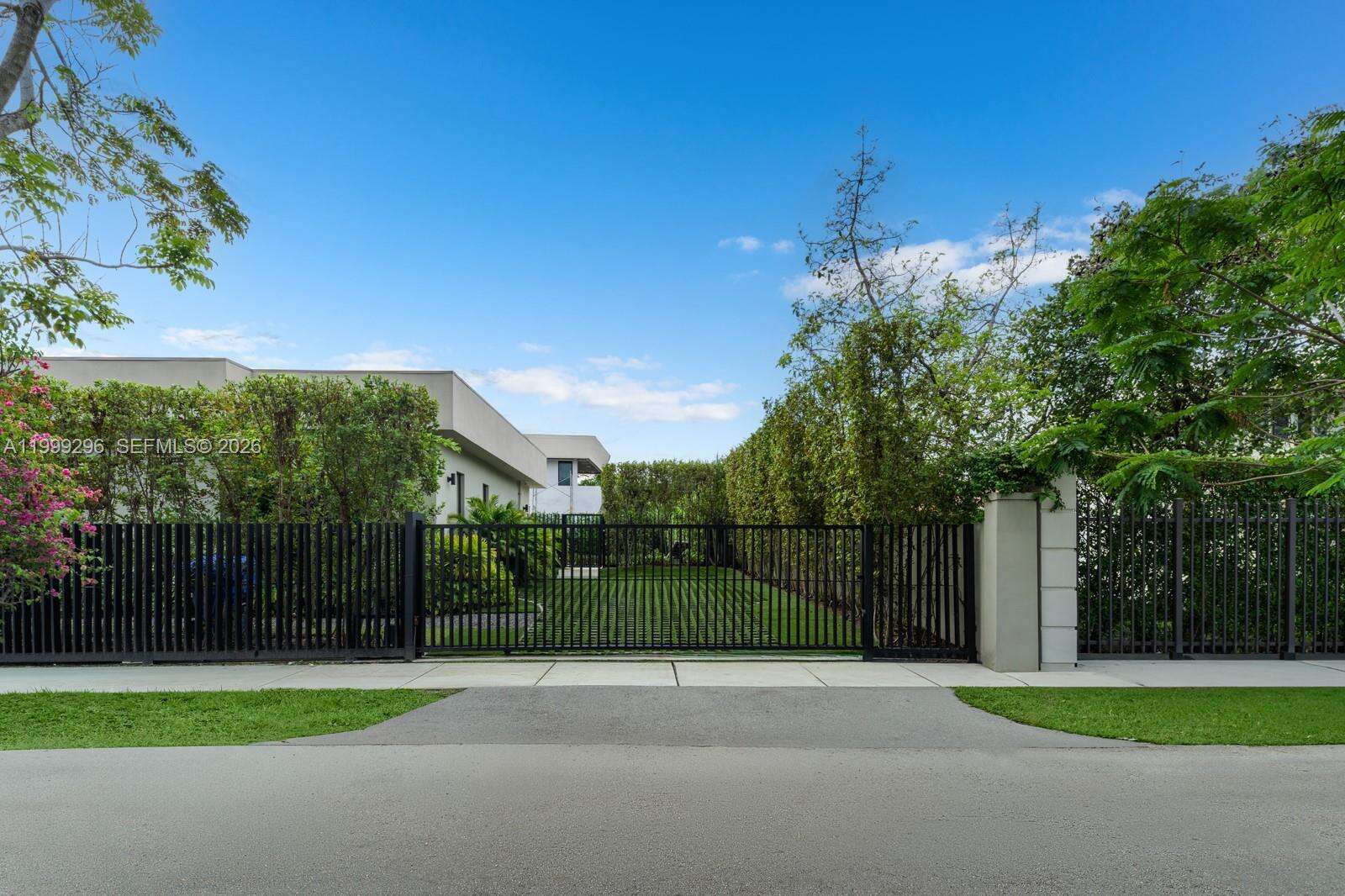 70 Samana Dr, Miami, FL 33133 - For Sale photo 25
