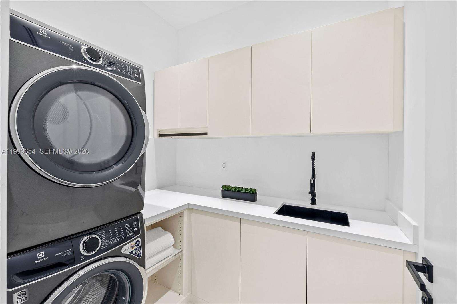 325 63rd St, Miami Beach, FL 33141 | Picture 16