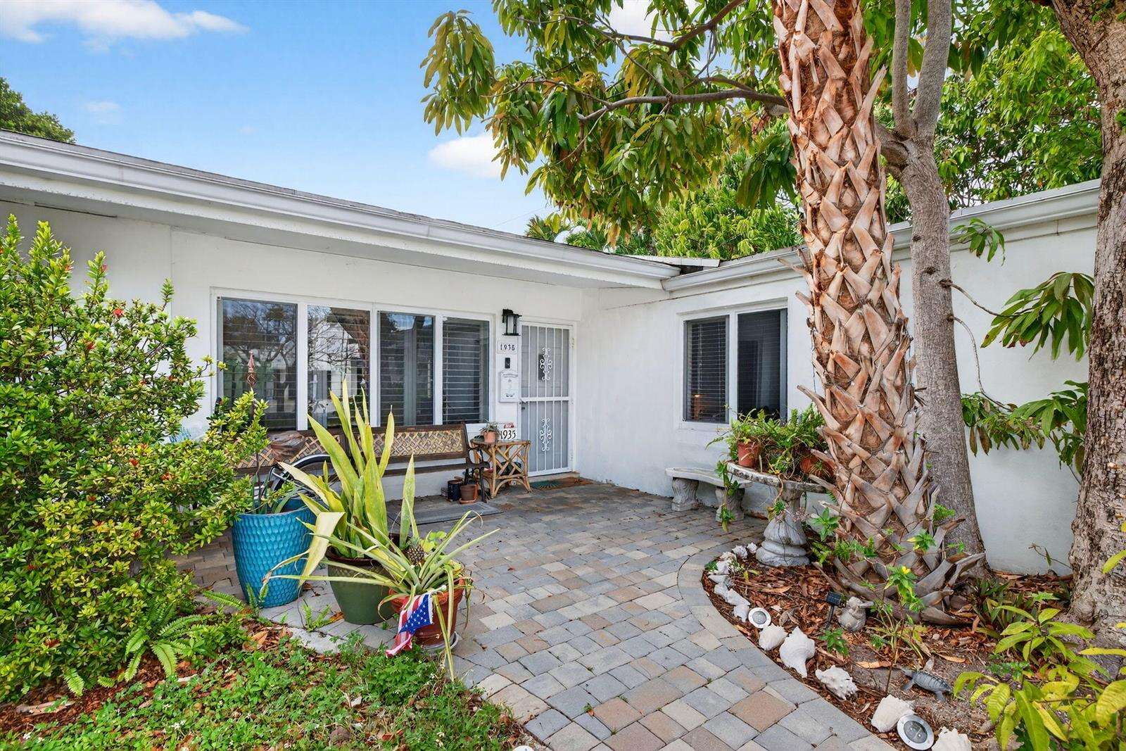 1935 25th, Fort Lauderdale, FL 33316 - For Sale photo 2