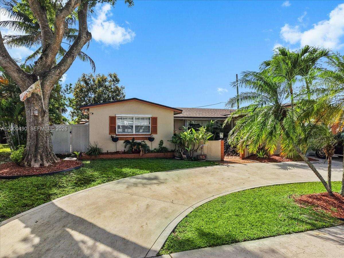 600 67th Ave, Pembroke Pines, FL 33023 - For Sale photo 2