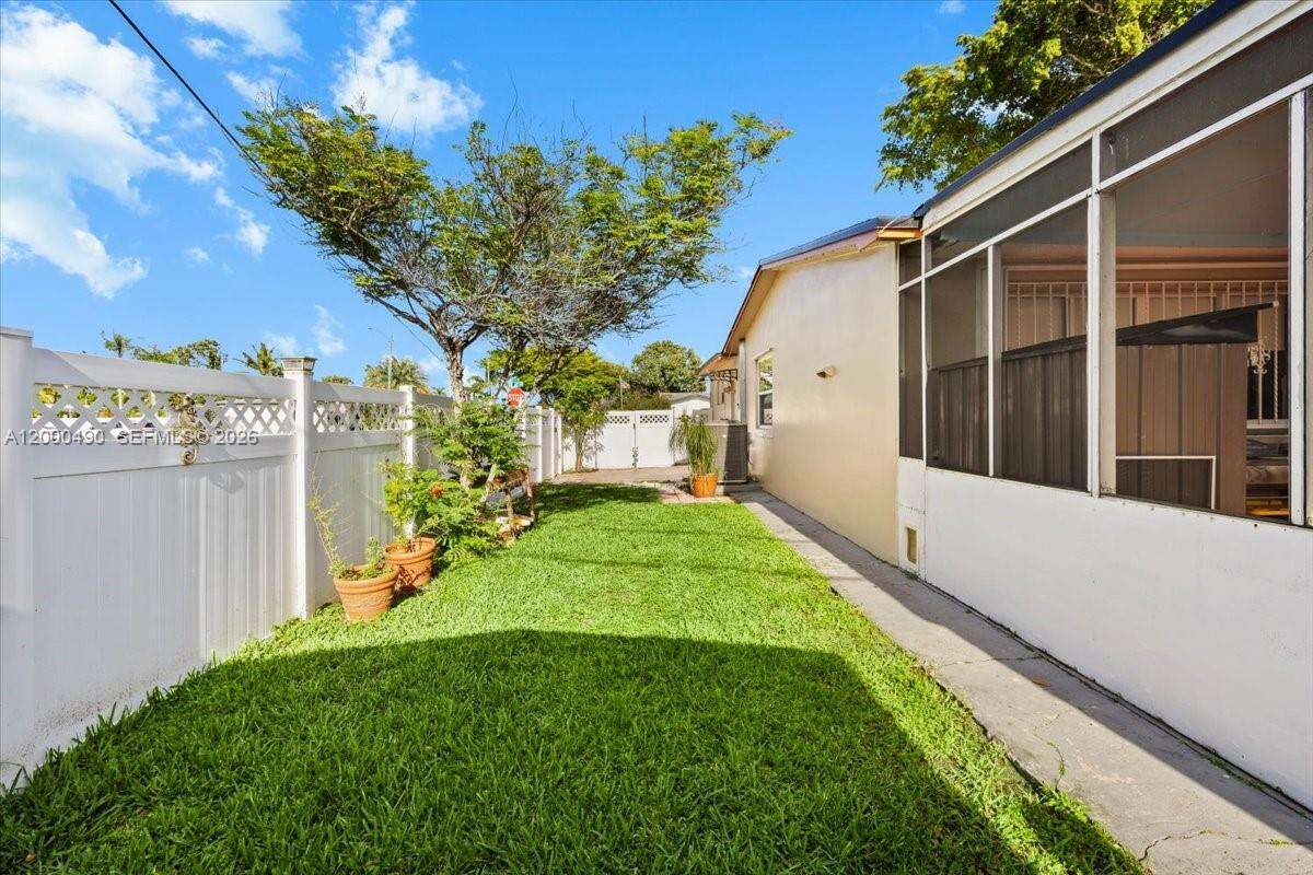 600 67th Ave, Pembroke Pines, FL 33023 - For Sale photo 22