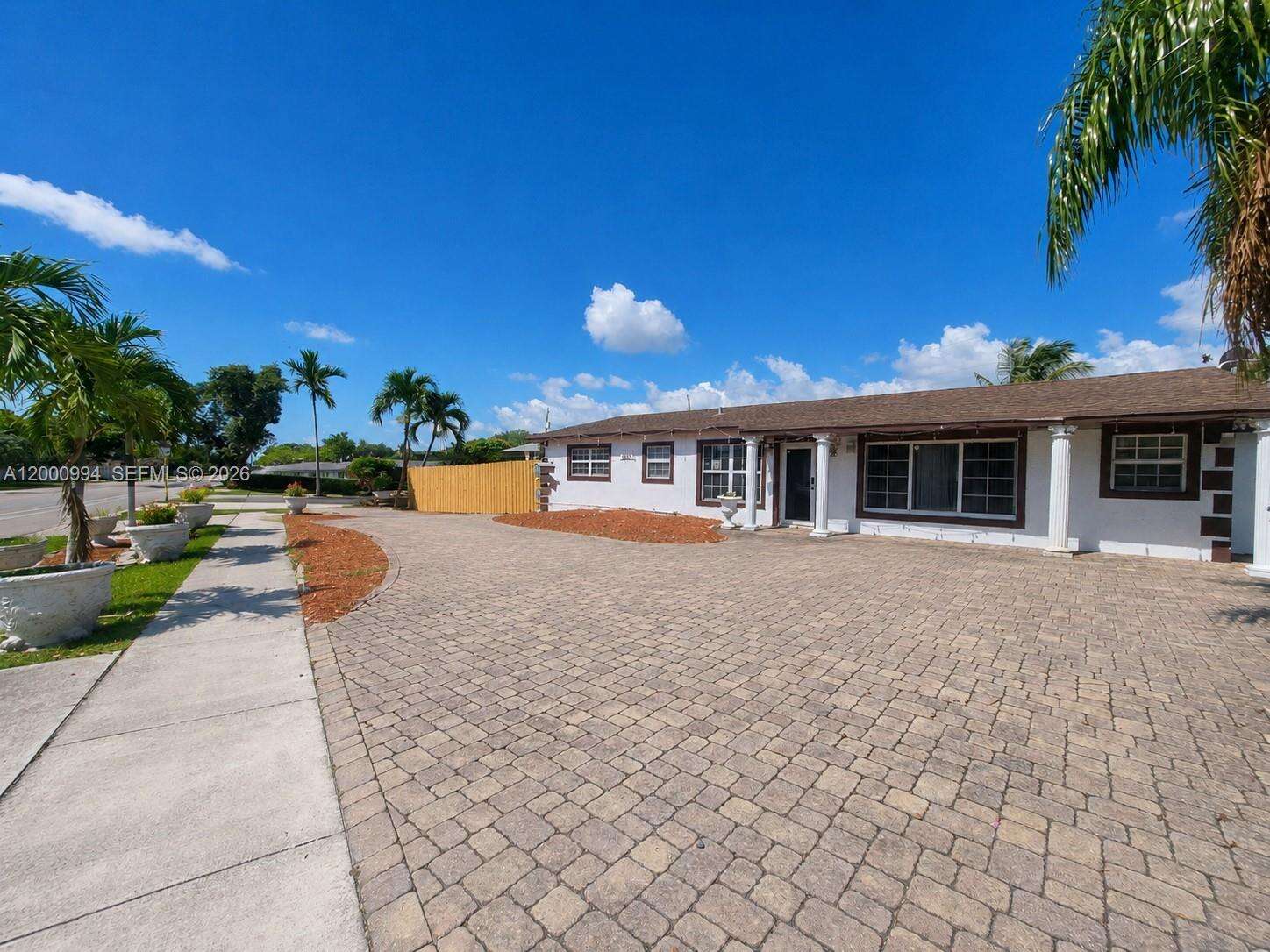 120 56th Ave, Hollywood, FL 33023 - For Sale photo 2