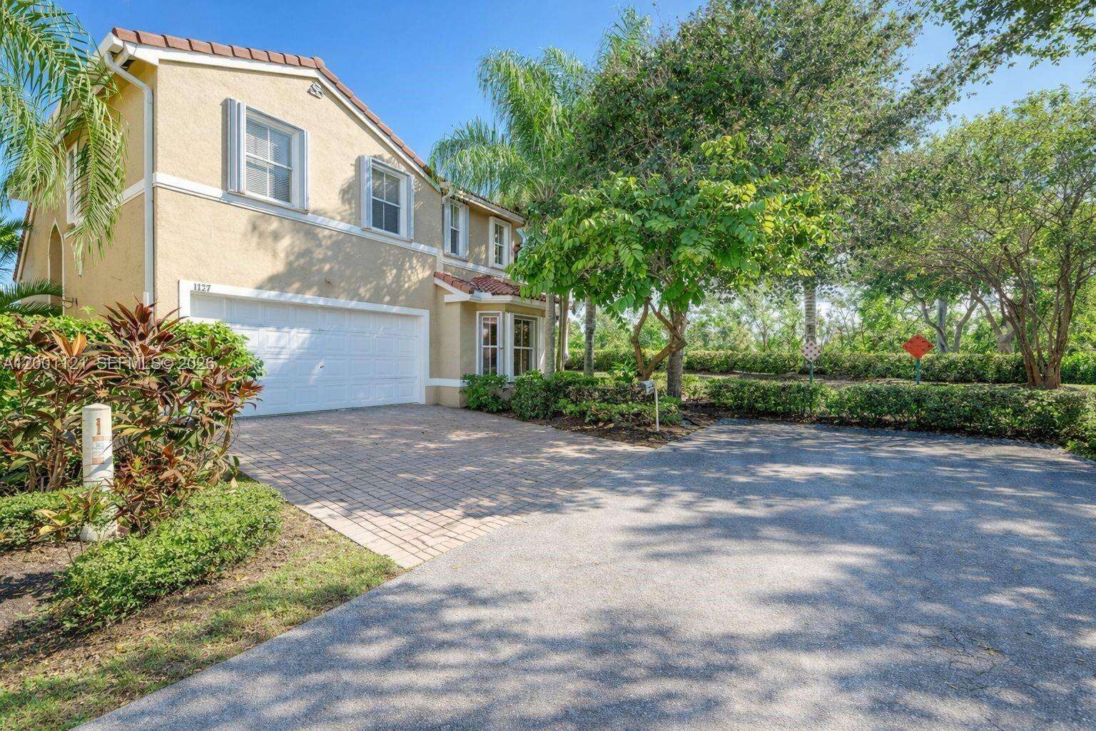 1125 Butternut Ln, Hollywood, FL 33019 | Picture 1