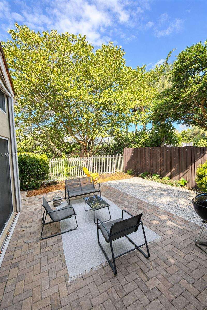 1125 Butternut Ln, Hollywood, FL 33019 | Picture 3