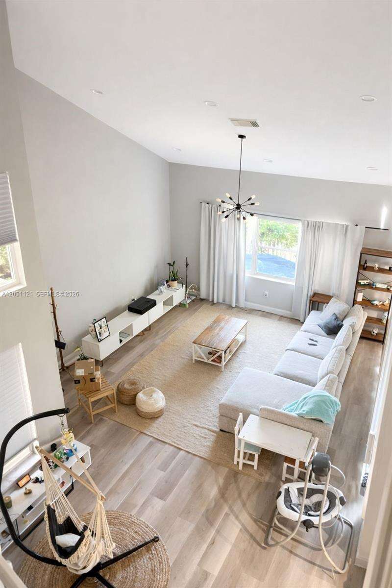 1125 Butternut Ln, Hollywood, FL 33019 | Picture 4