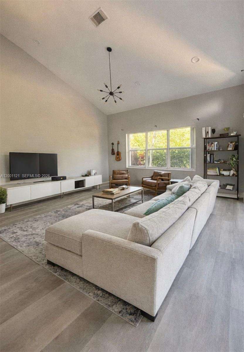 1125 Butternut Ln, Hollywood, FL 33019 | Picture 5