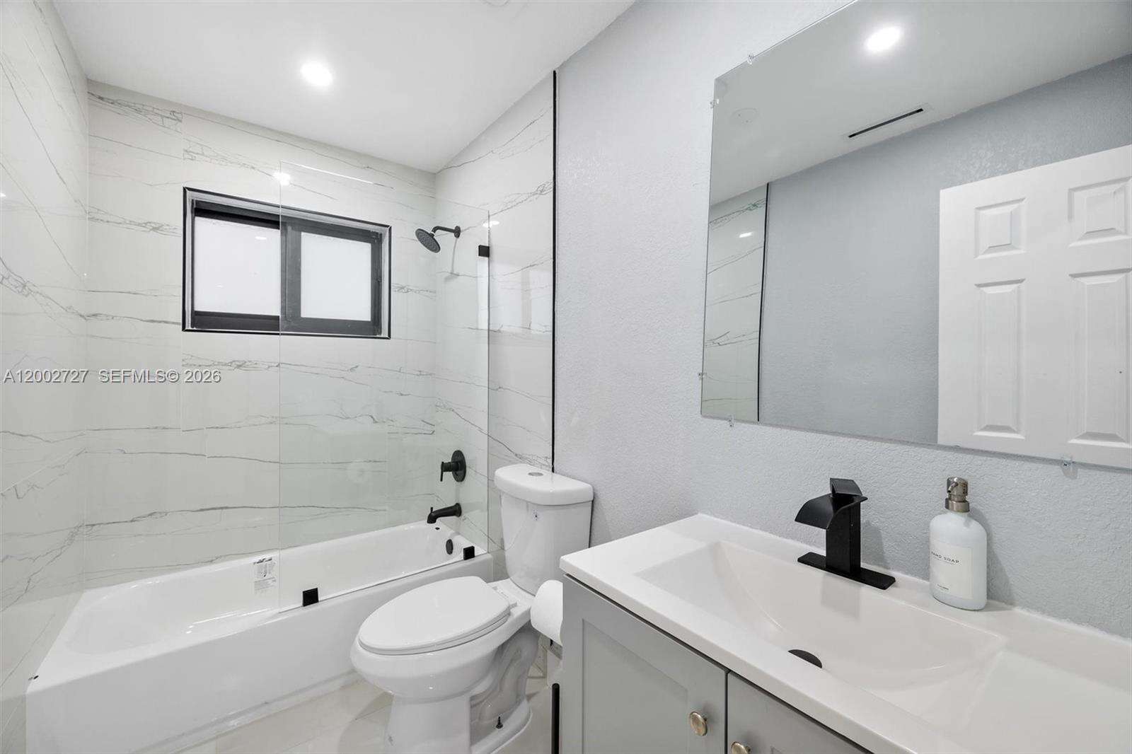 14760 Spur Dr, Miami, FL 33161 - For Sale photo 25