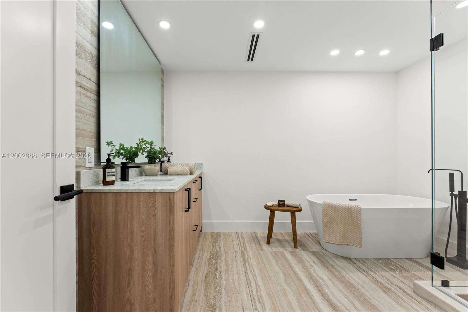 19731 24th Ave, Miami, FL 33180 | Picture 21