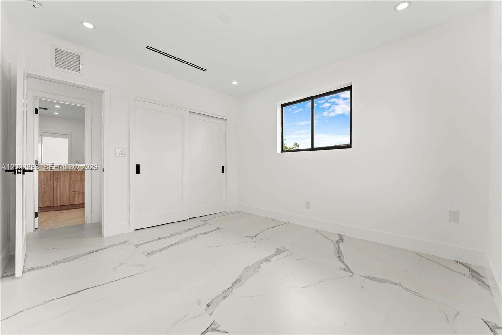 19731 24th Ave, Miami, FL 33180 | Picture 33