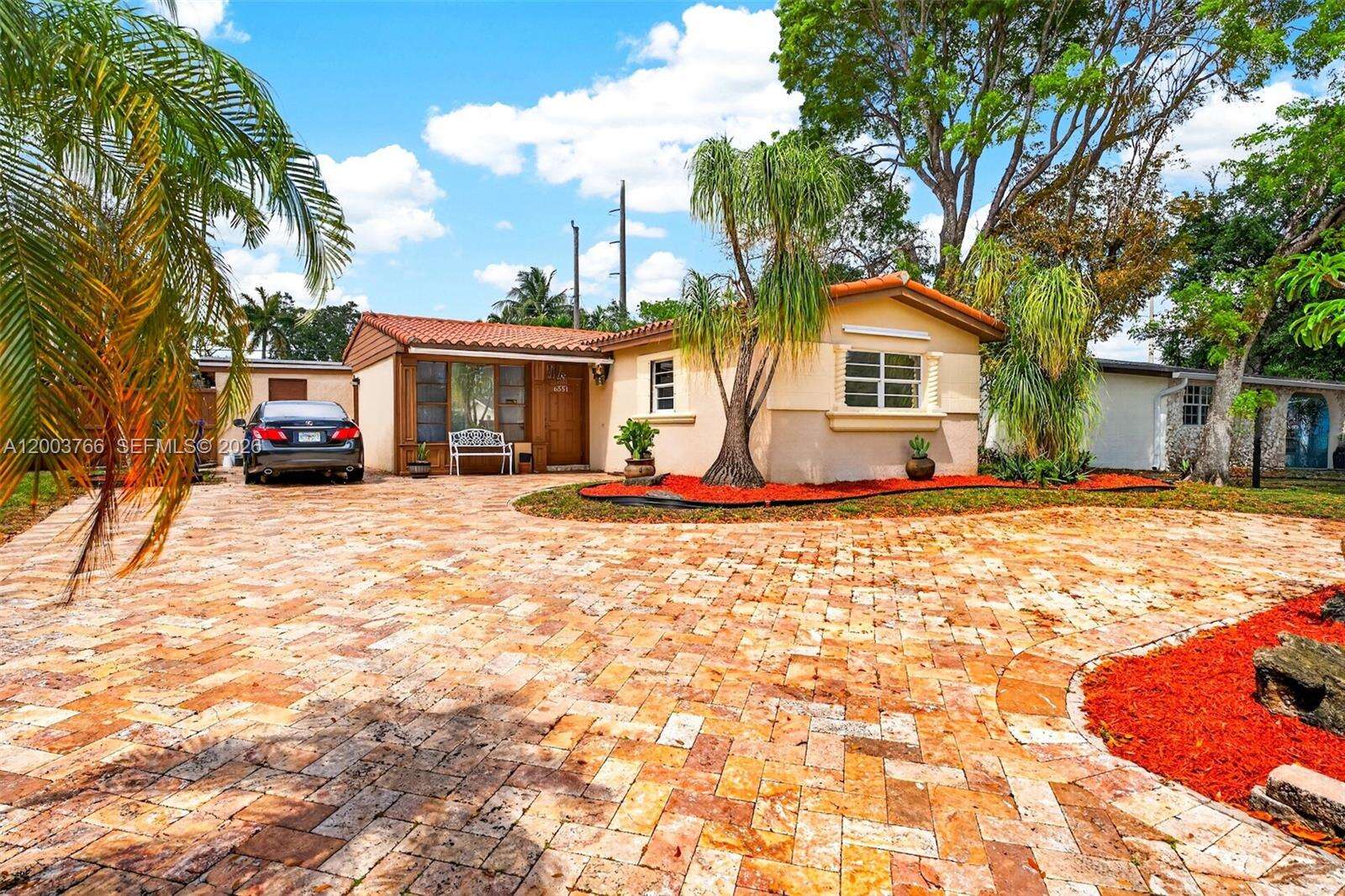 6551 Sherman St, Hollywood, FL 33024 - For Sale photo 2