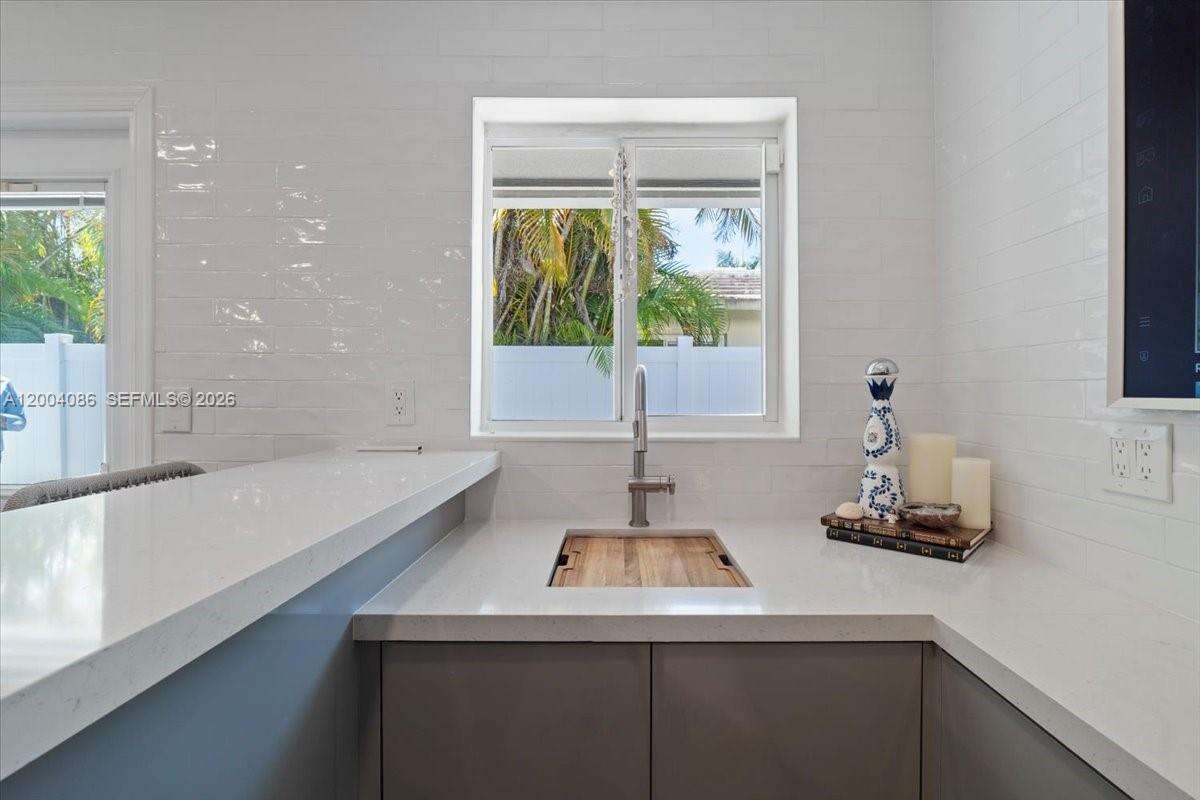 2632 35th St, Fort Lauderdale, FL 33306 - For Sale photo 12