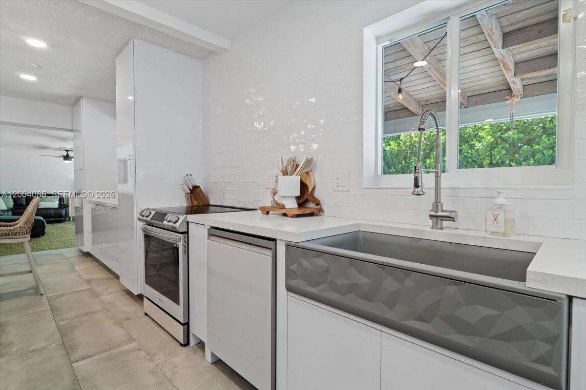 2632 35th St, Fort Lauderdale, FL 33306 - For Sale photo 10