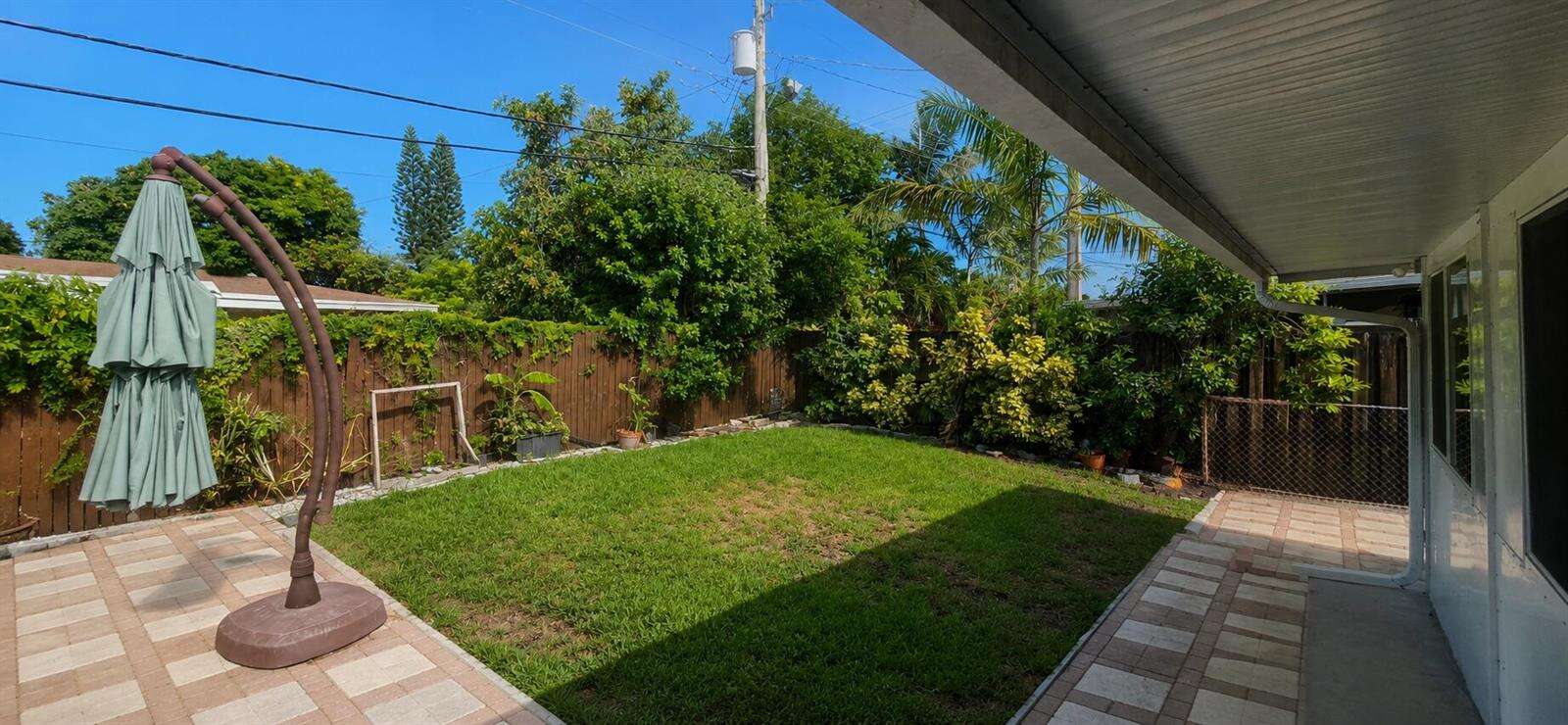 2311 58th, Hollywood, FL 33021 - For Sale photo 3