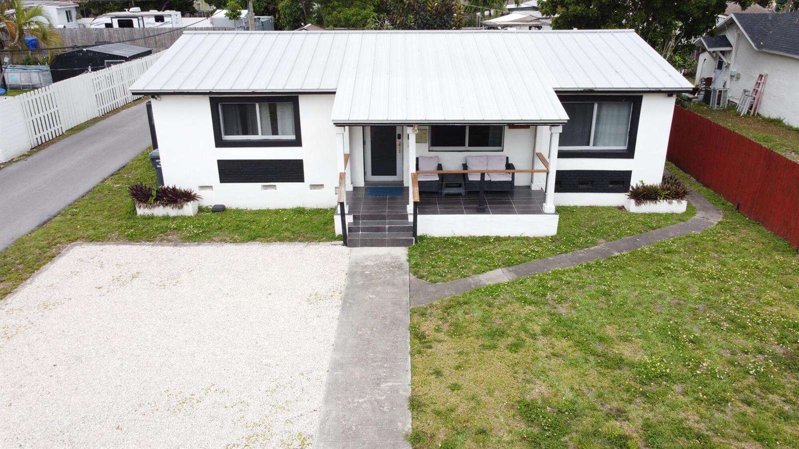 1324 24th, Hollywood, FL 33020 - For Sale photo 4