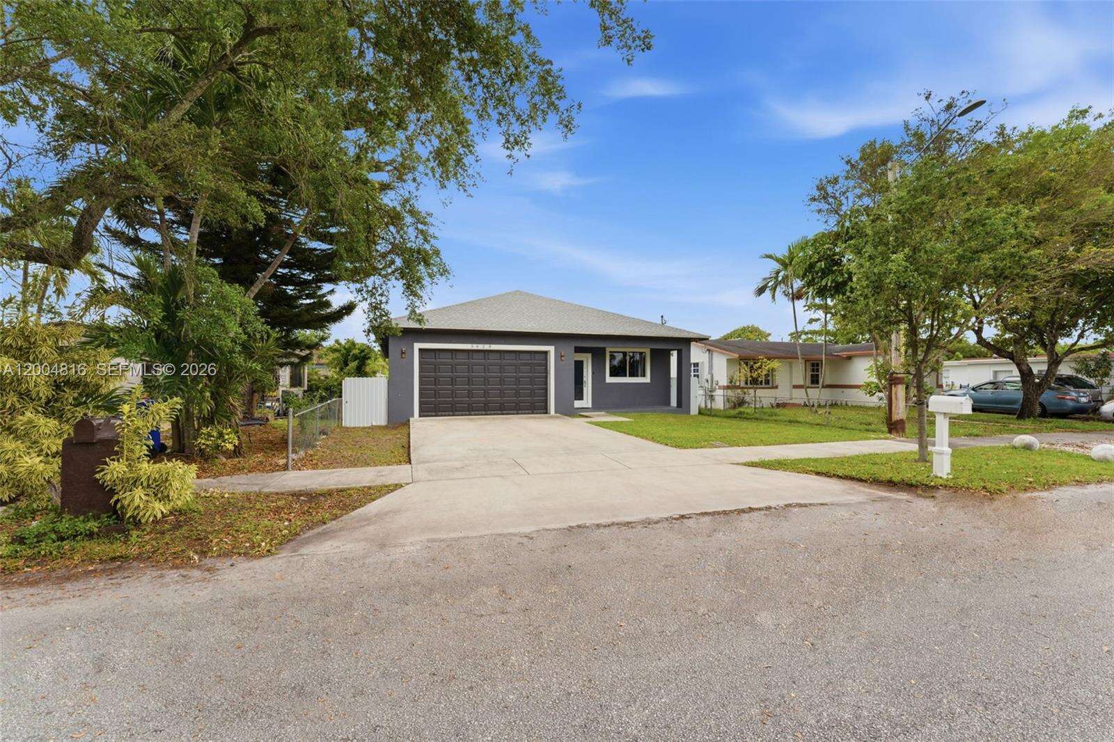 5628 Flagler St, Hollywood, FL 33023 - For Sale photo 2