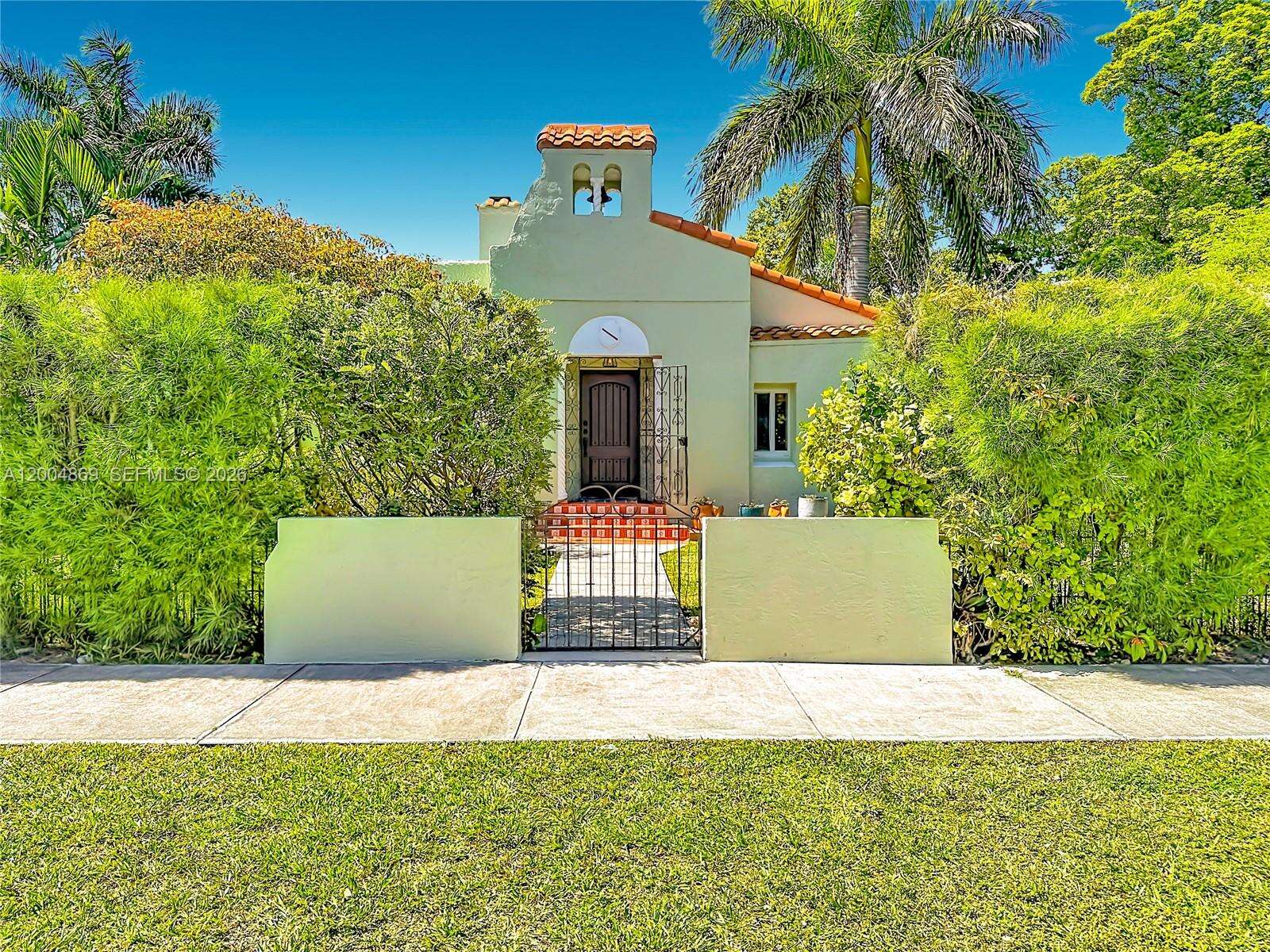 1029 Harrison St, Hollywood, FL 33019 - For Sale photo 1