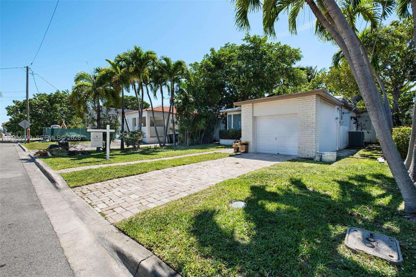 9516 Byron Ave, Surfside, FL 33154 | Picture 5