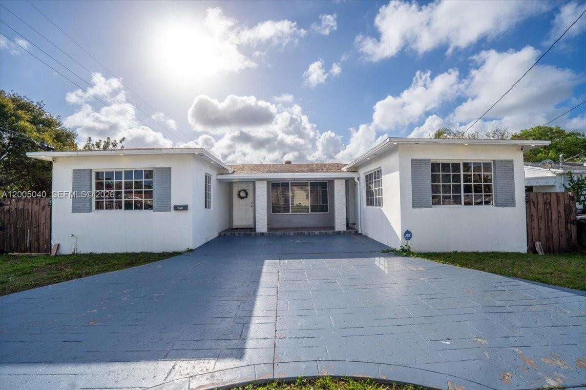 740 7th Ave, Hallandale Beach, FL 33009 - For Sale photo 2