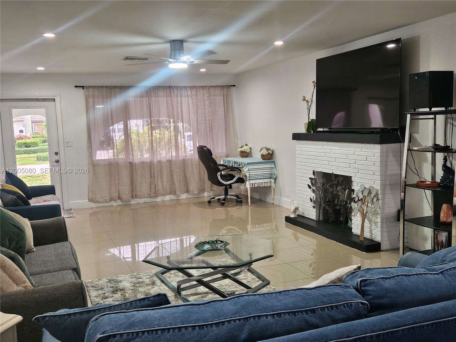 784 Pennsylvania Ave, Fort Lauderdale, FL 33312 - For Sale photo 2