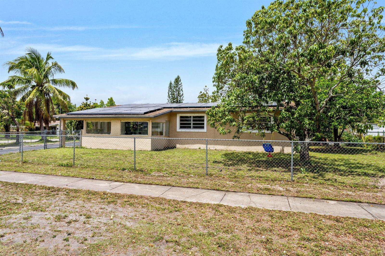670 29th, Fort Lauderdale, FL 33312 - For Sale photo 2