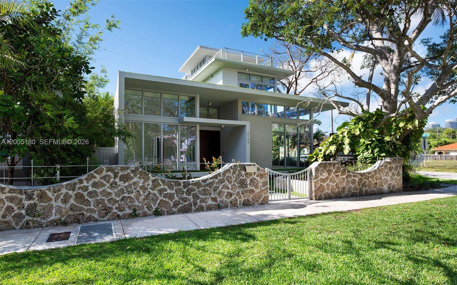 2100 Miami Ave, Miami, FL 33129 | Picture 1