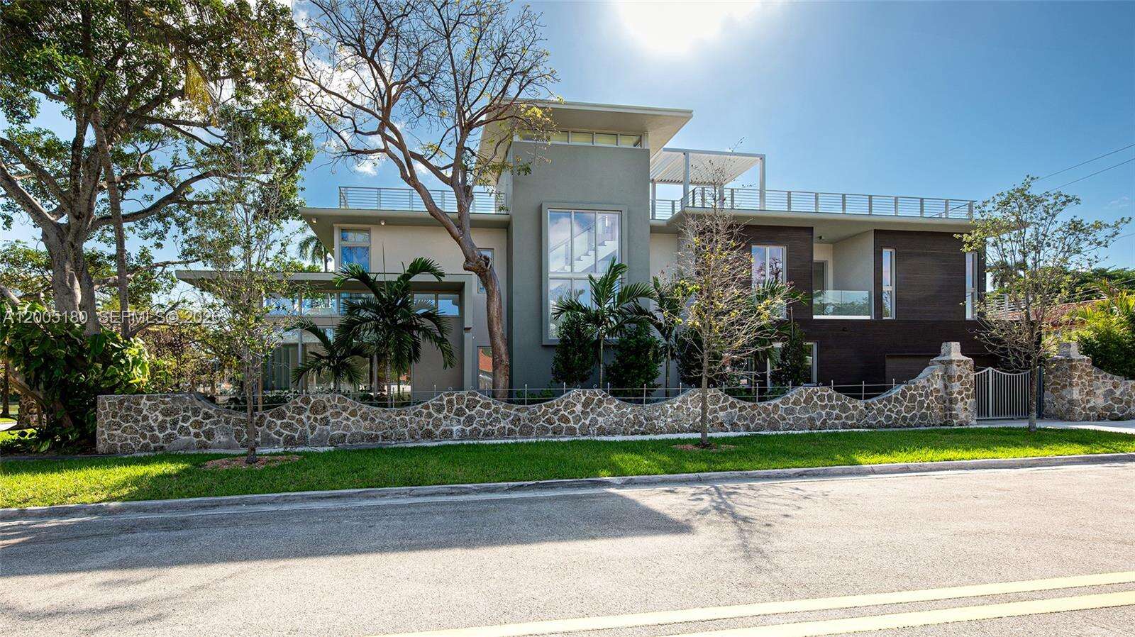 2100 Miami Ave, Miami, FL 33129 | Picture 2