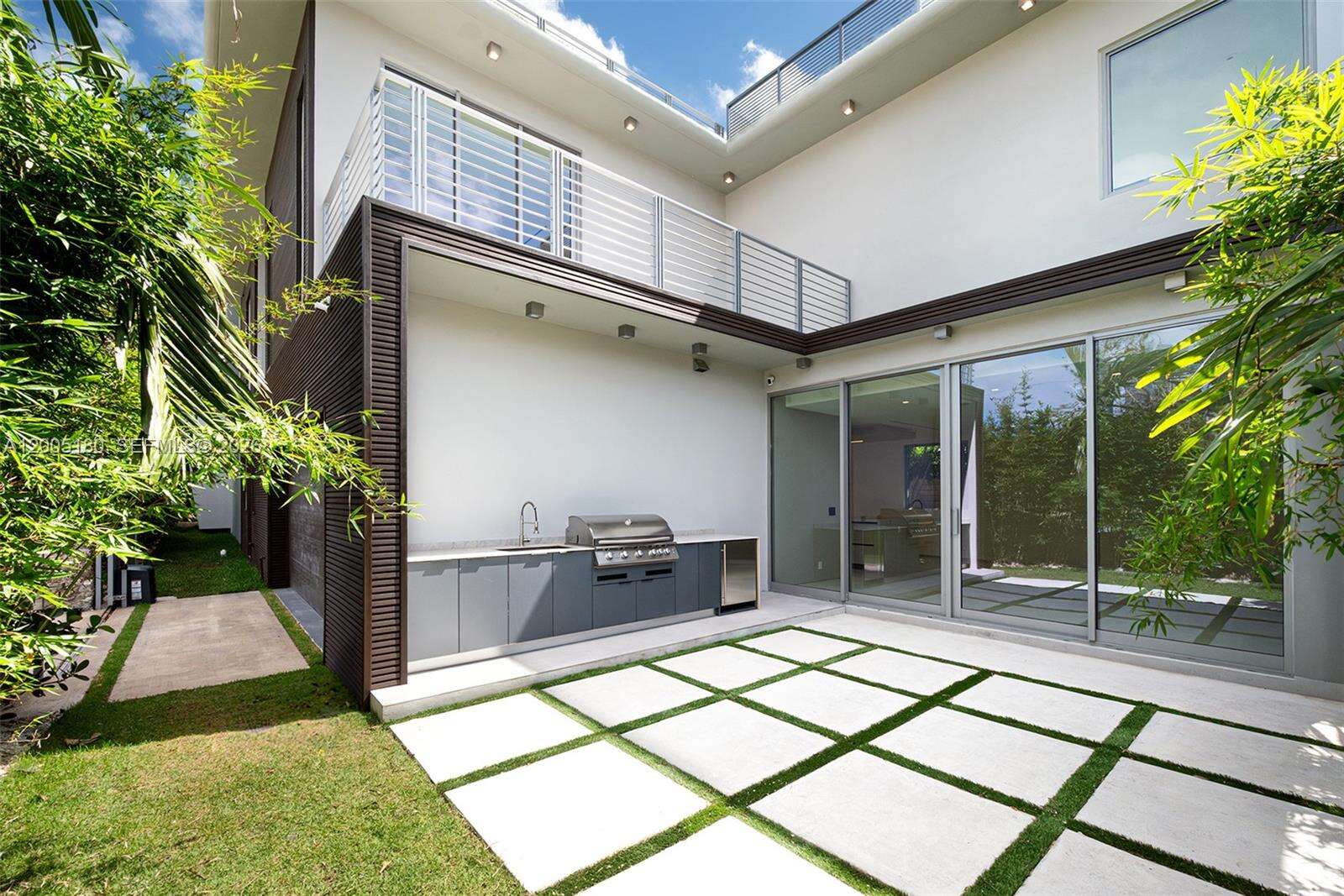 2100 Miami Ave, Miami, FL 33129 | Picture 36