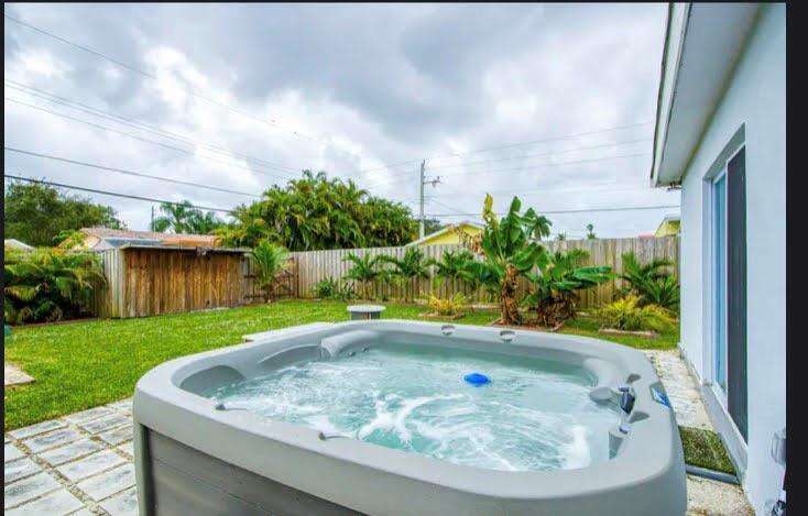 1905 45th, Hollywood, FL 33021 - For Sale photo 14