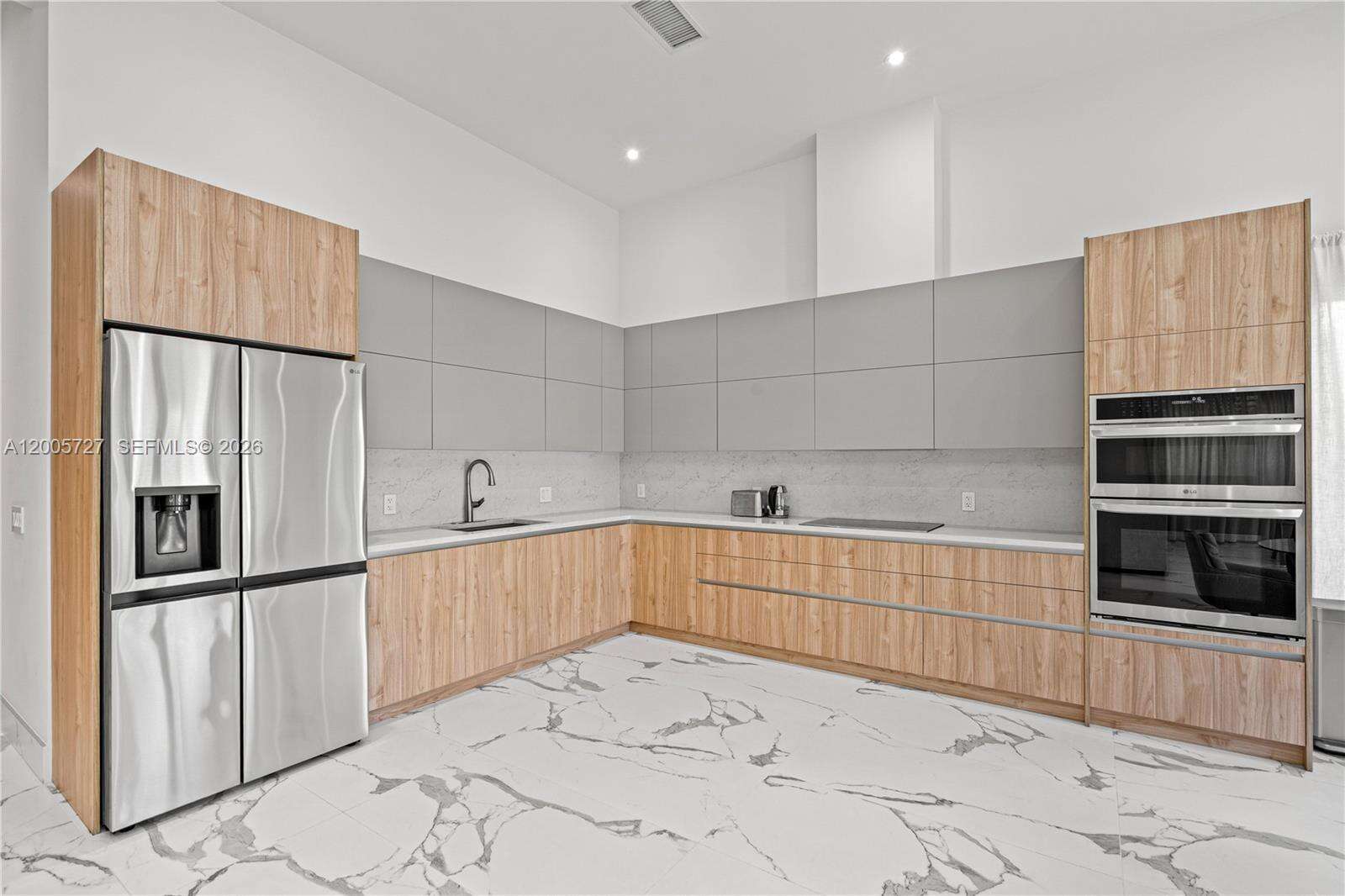 635 9th St, Hallandale Beach, FL 33009 | Picture 4