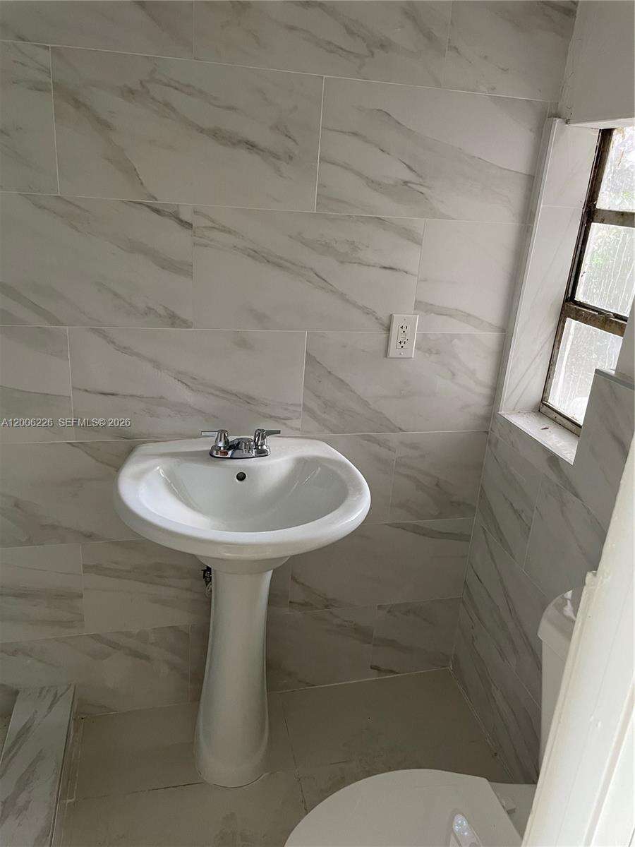 Miami, FL 33147 - For Sale photo 3