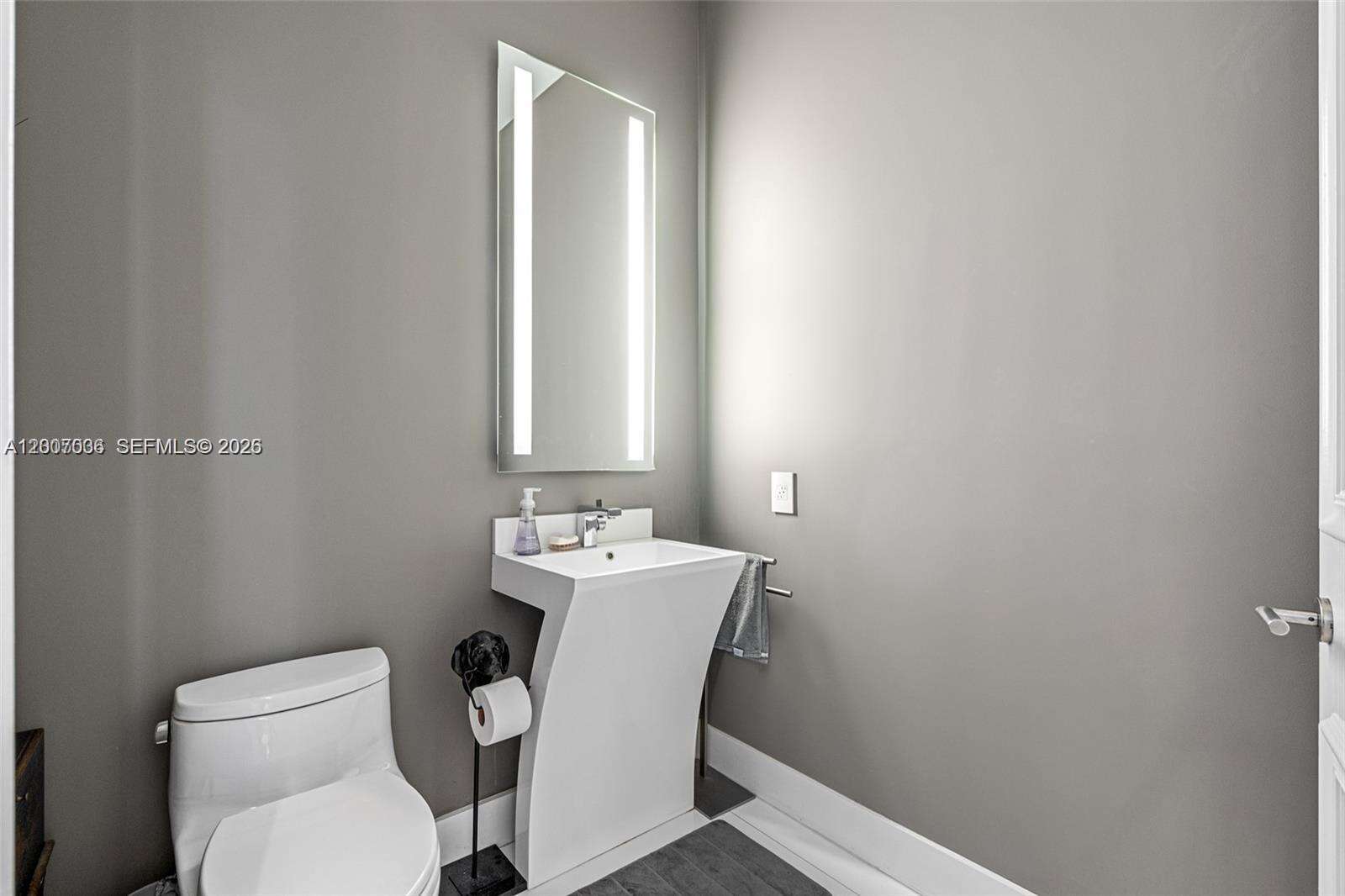 1260 Harbor Ct, Hollywood, FL 33019 | Picture 41