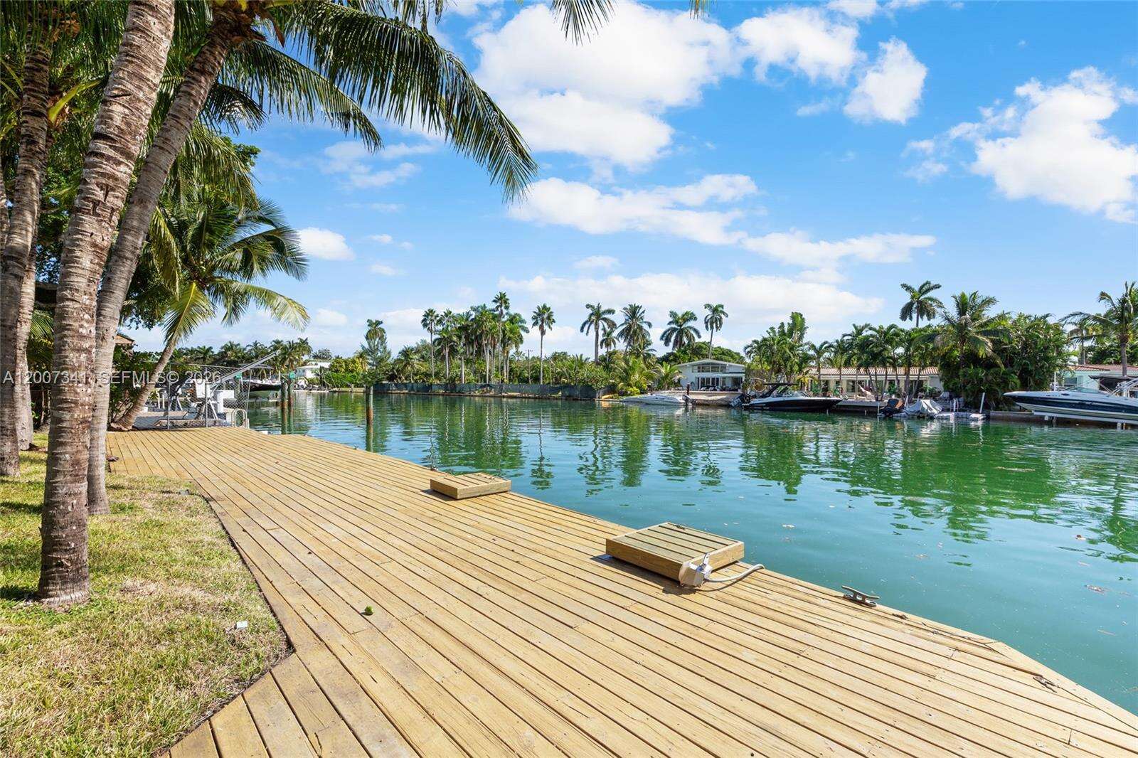 550 Shore Dr, Miami Beach, FL 33141 - For Sale photo 11