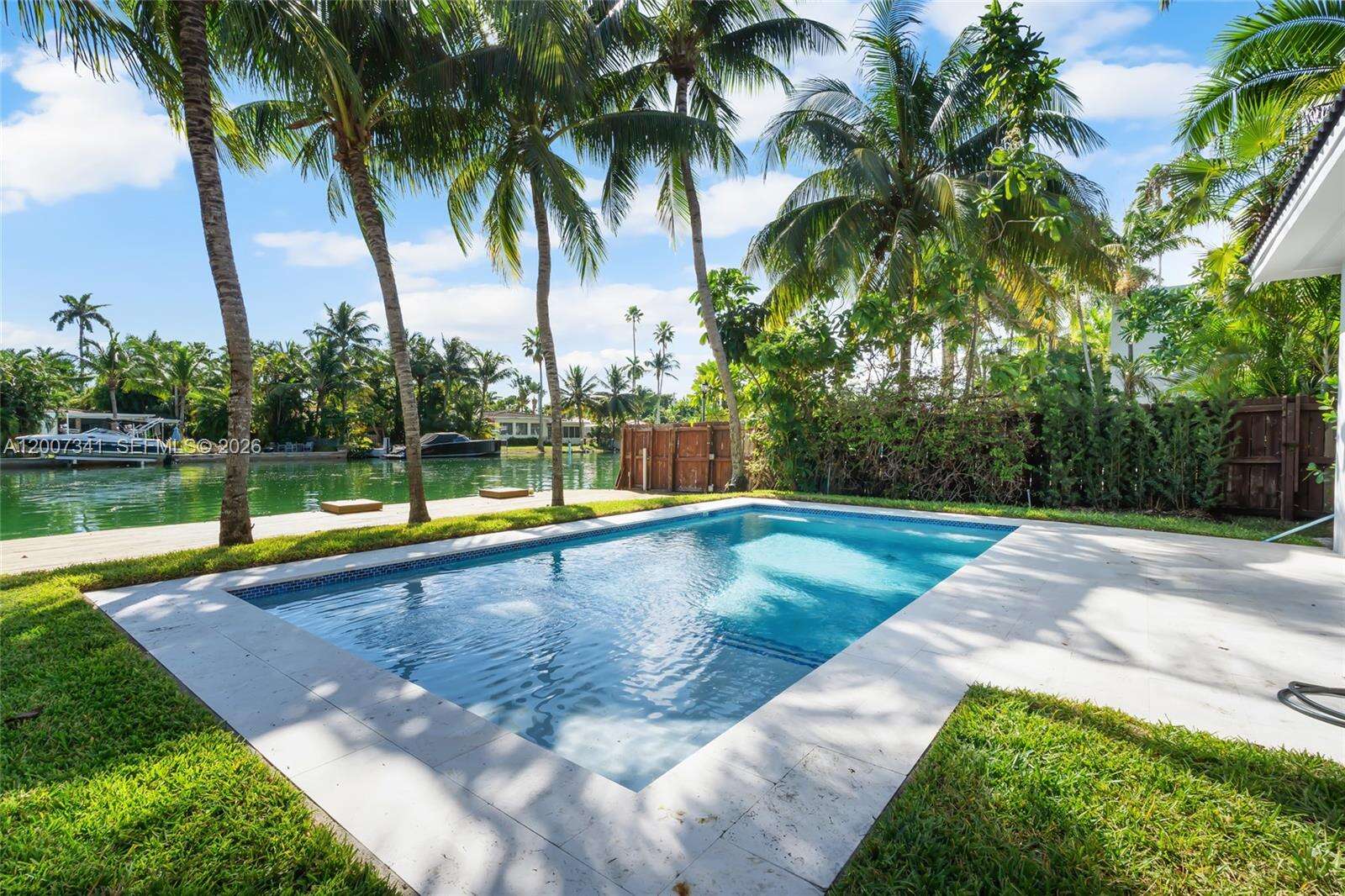 550 Shore Dr, Miami Beach, FL 33141 - For Sale photo 12