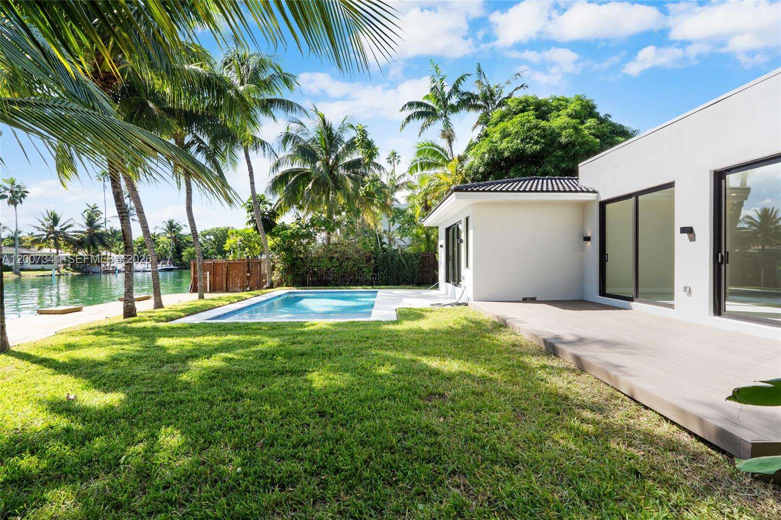 550 Shore Dr, Miami Beach, FL 33141 - For Sale photo 13