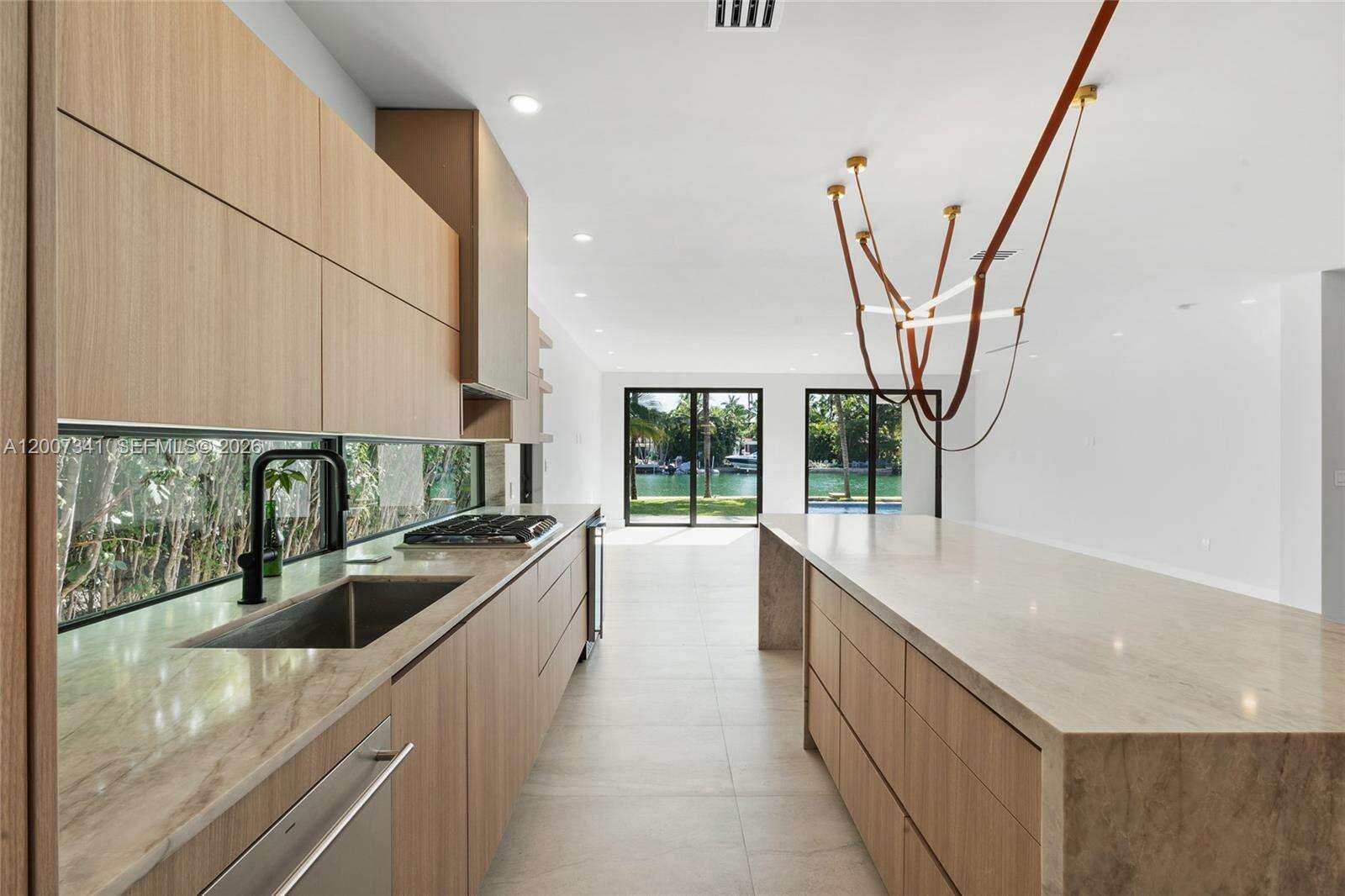 550 Shore Dr, Miami Beach, FL 33141 - For Sale photo 20