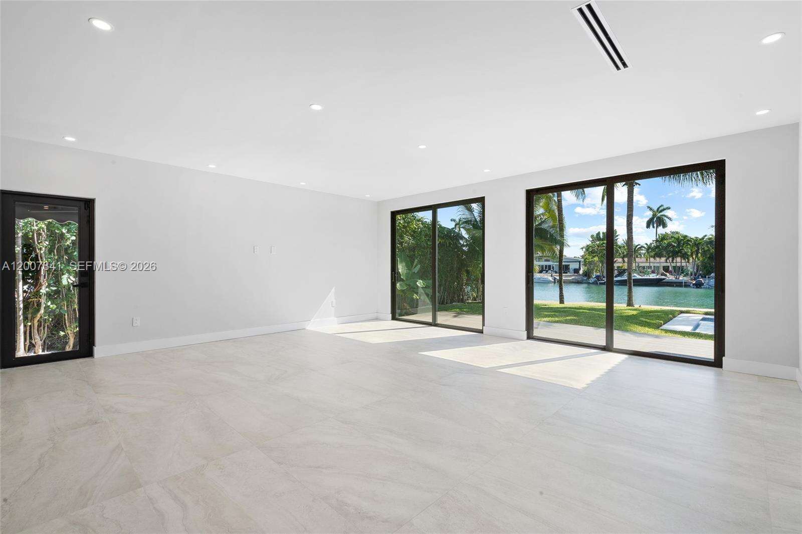 550 Shore Dr, Miami Beach, FL 33141 - For Sale photo 22