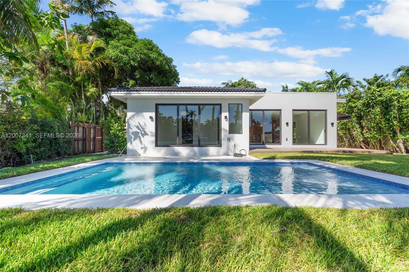 550 Shore Dr, Miami Beach, FL 33141 - For Sale photo 28