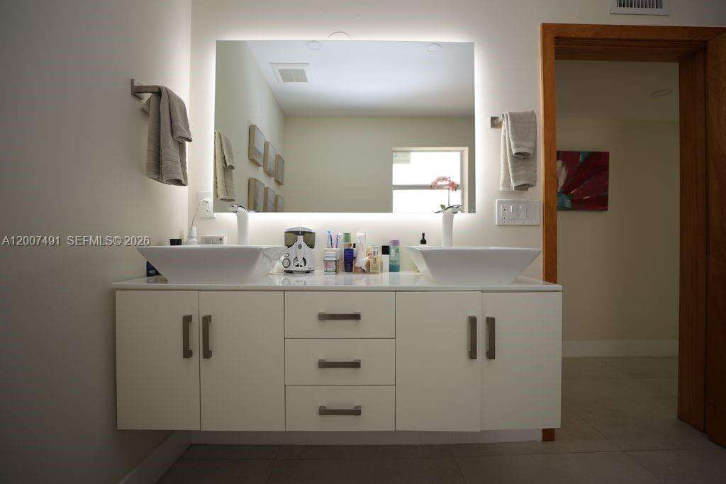 5620 Alton Rd, Miami Beach, FL 33140 | Picture 13