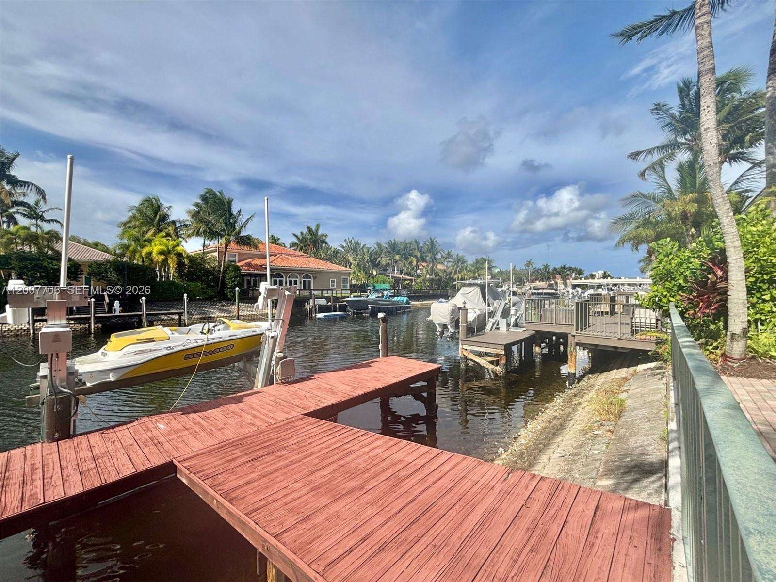 1141 Waterside Ln, Hollywood, FL 33019 | Picture 1